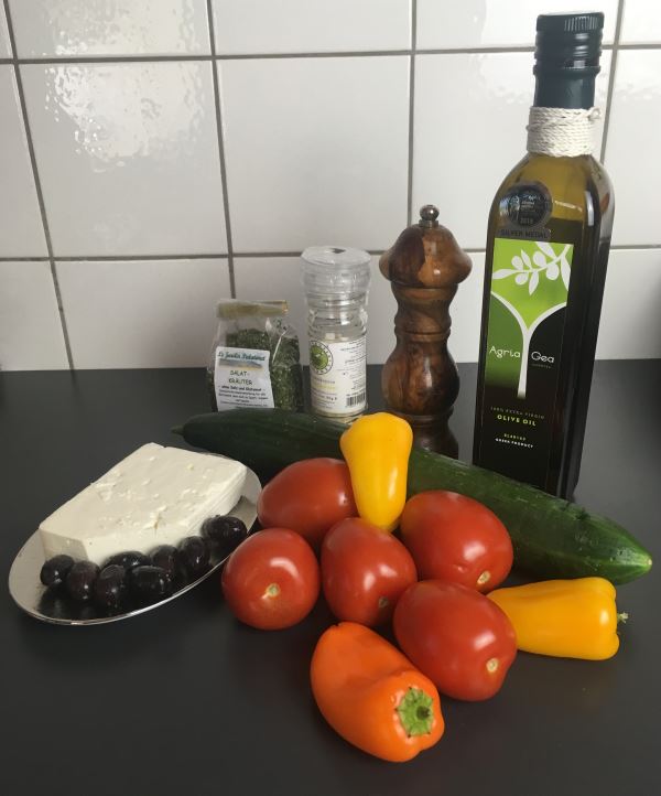 Zutaten zu griechischem Gazpacho